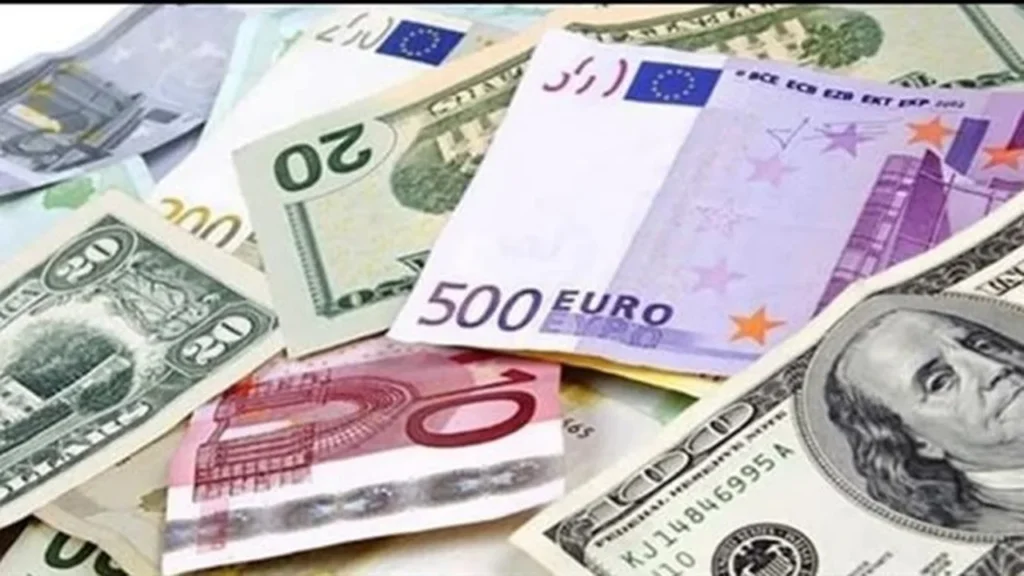 ارتفاع ملحوظ في سعر الدولار مقابل استقرار العملة الأوروبية الموحدة اليورو اليوم